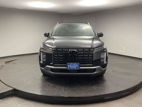 Used 2024 Hyundai Palisade SEL w/ Premium Package FWD image 2