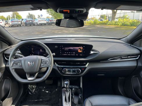Used 2025 Buick Envista Sport Touring image 31