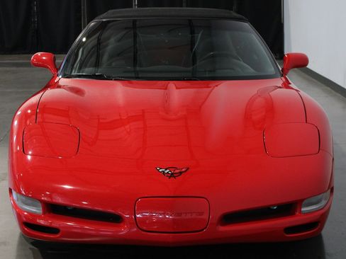 Used 2000 Chevrolet Corvette Convertible w/ Memory Pkg RWD image 14