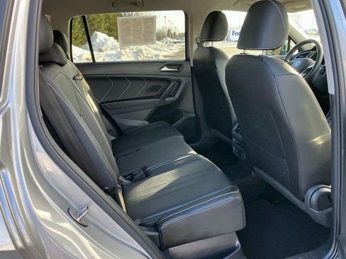 Used 2022 Volkswagen Tiguan SE image 19