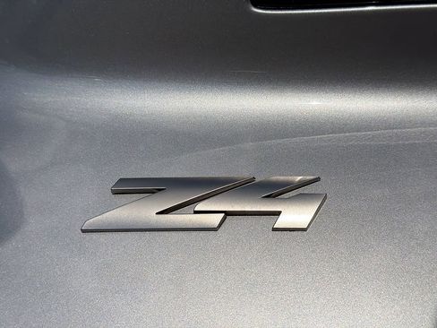 Used 2023 BMW Z4 M40i w/ Premium Package image 11