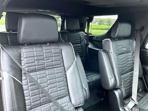 Certified 2025 Cadillac Escalade V w/ LPO, ONYX Package AWD/4WD image 18