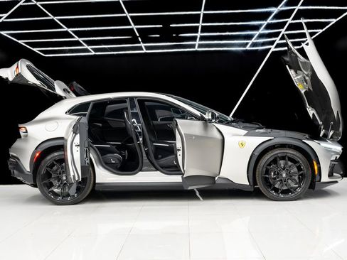 Used 2024 Ferrari Purosangue image 10