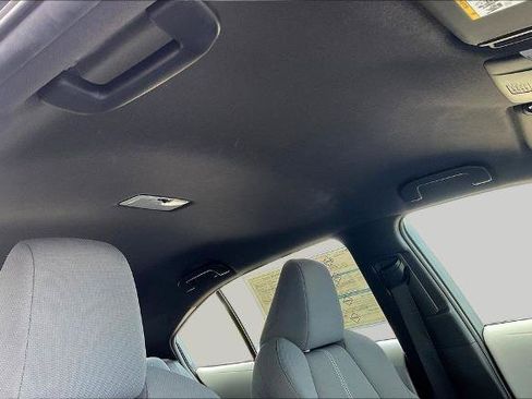 Used 2020 Toyota Corolla SE FWD image 25