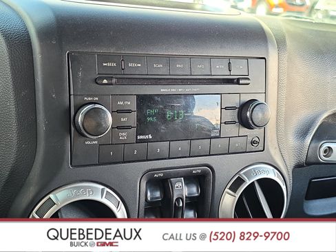 Used 2015 Jeep Wrangler Unlimited Sahara w/ Max Tow Package AWD/4WD image 17