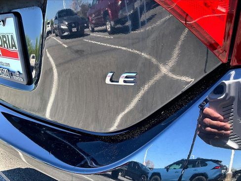 Used 2015 Toyota Corolla LE image 8