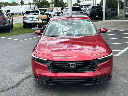 Used 2024 Honda Accord EX image 5