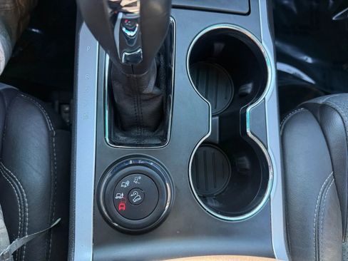 Used 2015 Ford Explorer XLT w/ Equipment Group 202B image 25