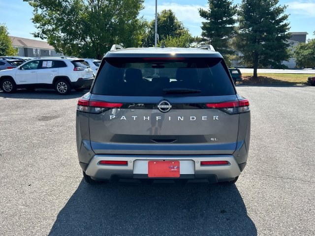 Certified 2025 Nissan Pathfinder SL FWD image 4