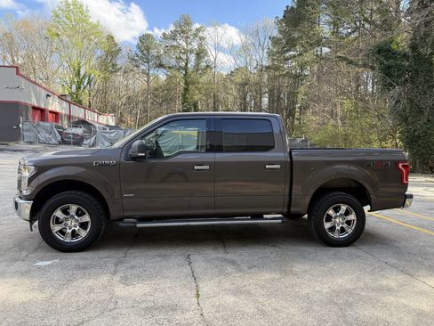 Used 2017 Ford F150 XLT w/ Equipment Group 302A Luxury image 9