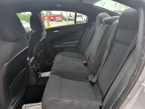 Used 2013 Dodge Charger SE RWD image 18