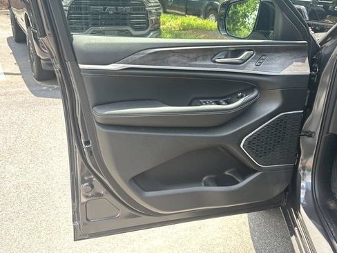 New 2026 Jeep Grand Cherokee Limited AWD/4WD image 10