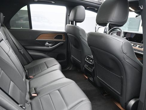 Used 2025 Mercedes-Benz GLE 450e 4MATIC w/ Winter Package image 38