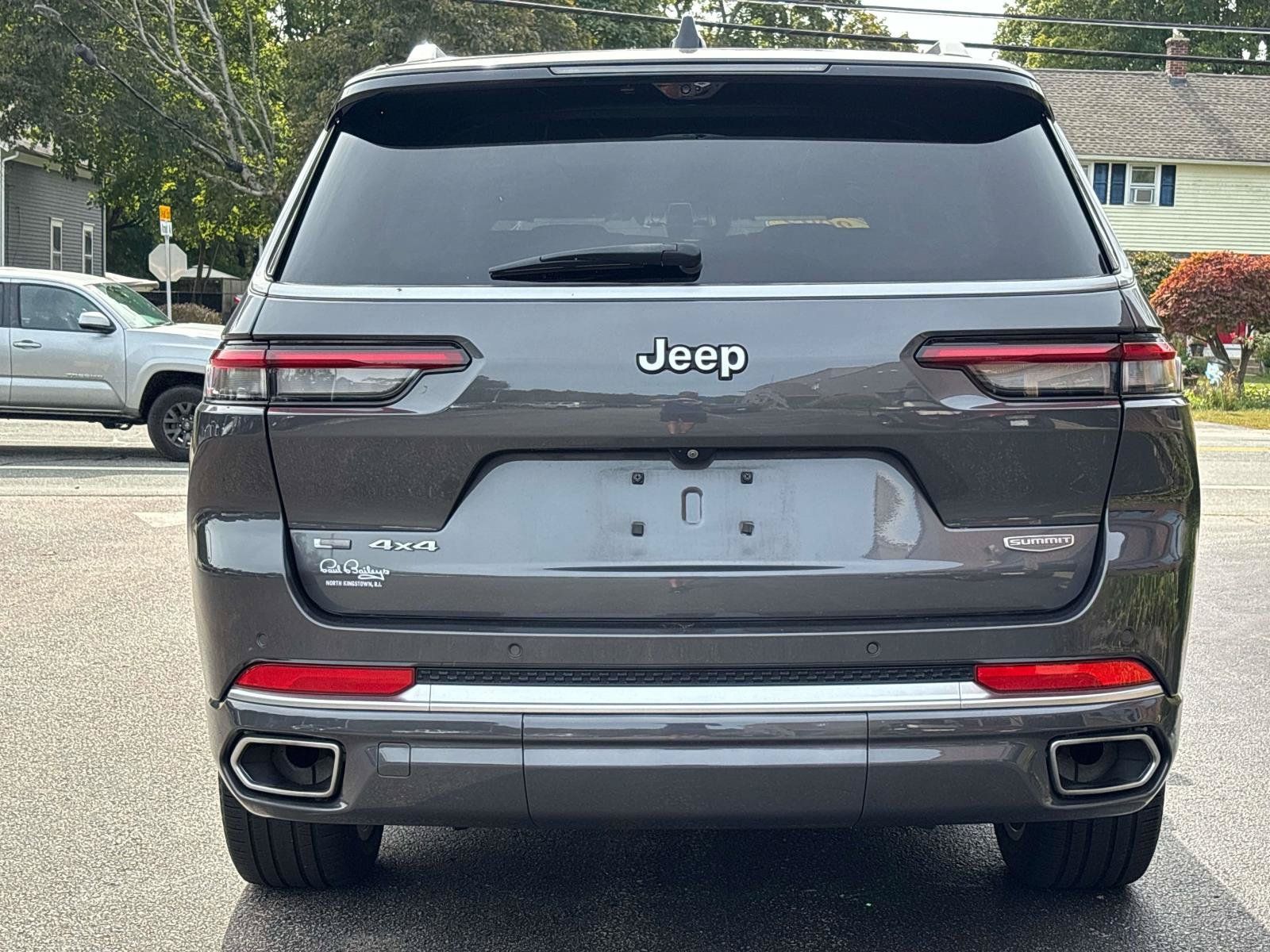 Used 2023 Jeep Grand Cherokee L Summit AWD/4WD image 5