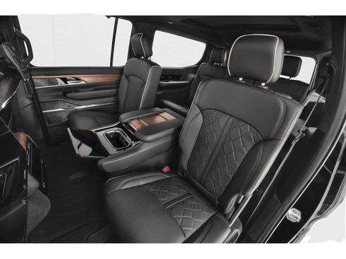 New 2026 Jeep Grand Wagoneer Limited AWD/4WD image 9