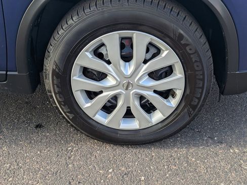 Used 2020 Nissan Rogue S image 10