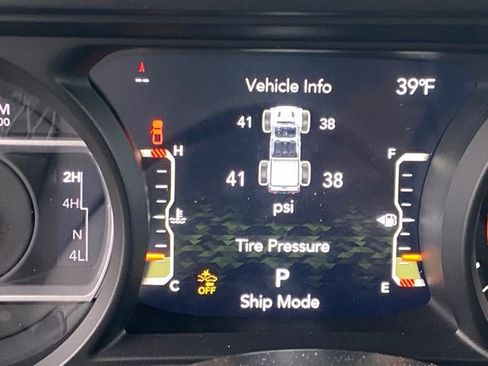 New 2026 Jeep Gladiator Mojave image 3