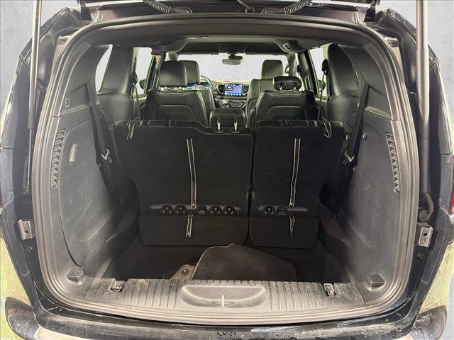 Used 2025 Chrysler Pacifica Select FWD image 17