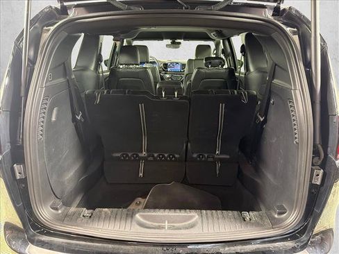 Used 2025 Chrysler Pacifica Select FWD image 17