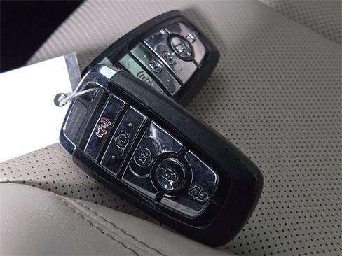 Certified 2022 Lincoln Corsair Standard w/ Equipment Group 101A image 27