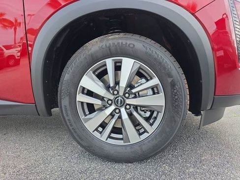 New 2026 Nissan Pathfinder SL image 12