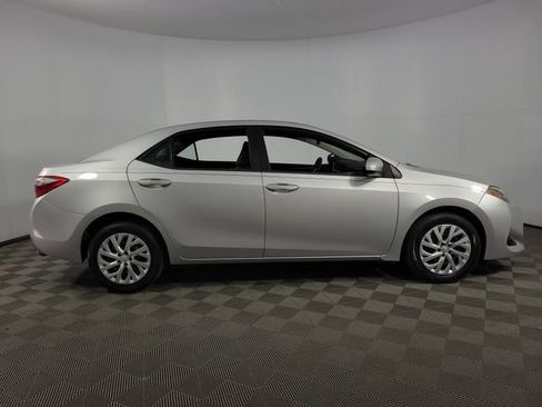 Used 2017 Toyota Corolla LE image 9