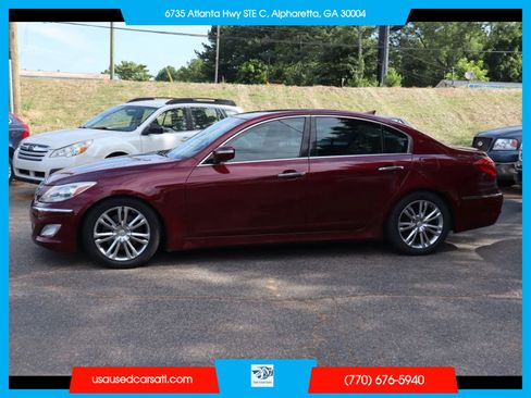 Used 2012 Hyundai Genesis 3.8 w/ Premium Pkg image 1