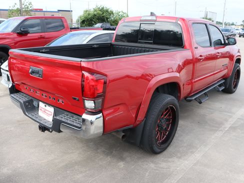 Used 2019 Toyota Tacoma SR5 image 10