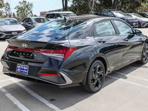 New 2026 Hyundai Elantra SEL Sport image 6