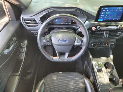 Used 2023 Ford Escape ST-Line image 11