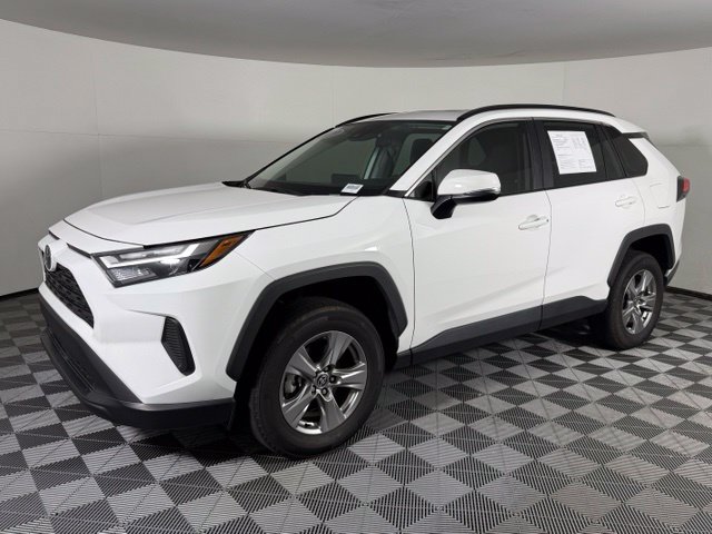 Used 2023 Toyota RAV4 XLE w/ Convenience Package FWD image 2