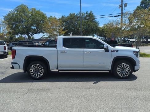 Certified 2026 GMC Sierra 1500 Denali Ultimate AWD/4WD image 7