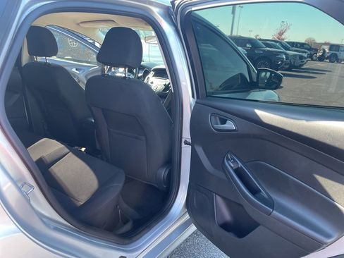 Used 2015 Ford Focus SE w/ SE Sport Package image 31