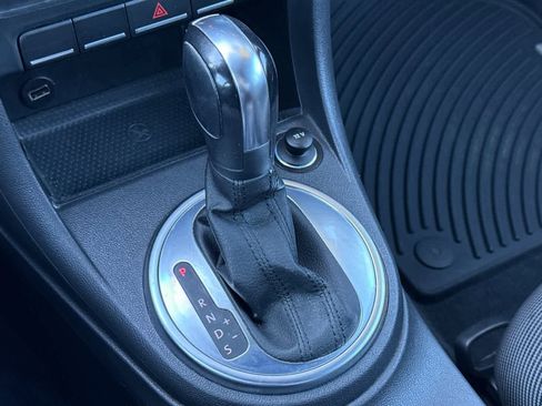 Used 2012 Volkswagen Beetle 2.5 image 21