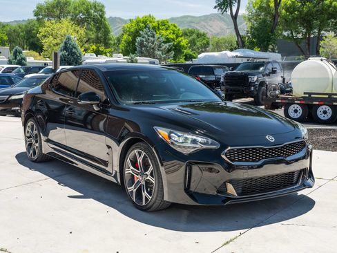 Used 2018 Kia Stinger GT1 AWD/4WD image 12