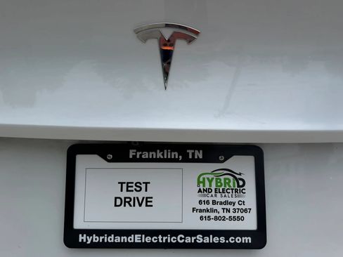 Used 2023 Tesla Model Y AWD image 3