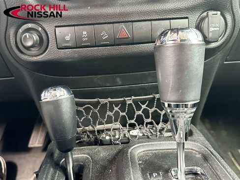 Used 2017 Jeep Wrangler Unlimited Sahara image 16