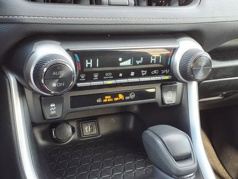 Used 2024 Toyota RAV4 XLE image 11