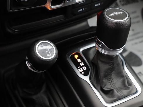 Used 2023 Jeep Gladiator Sport image 26