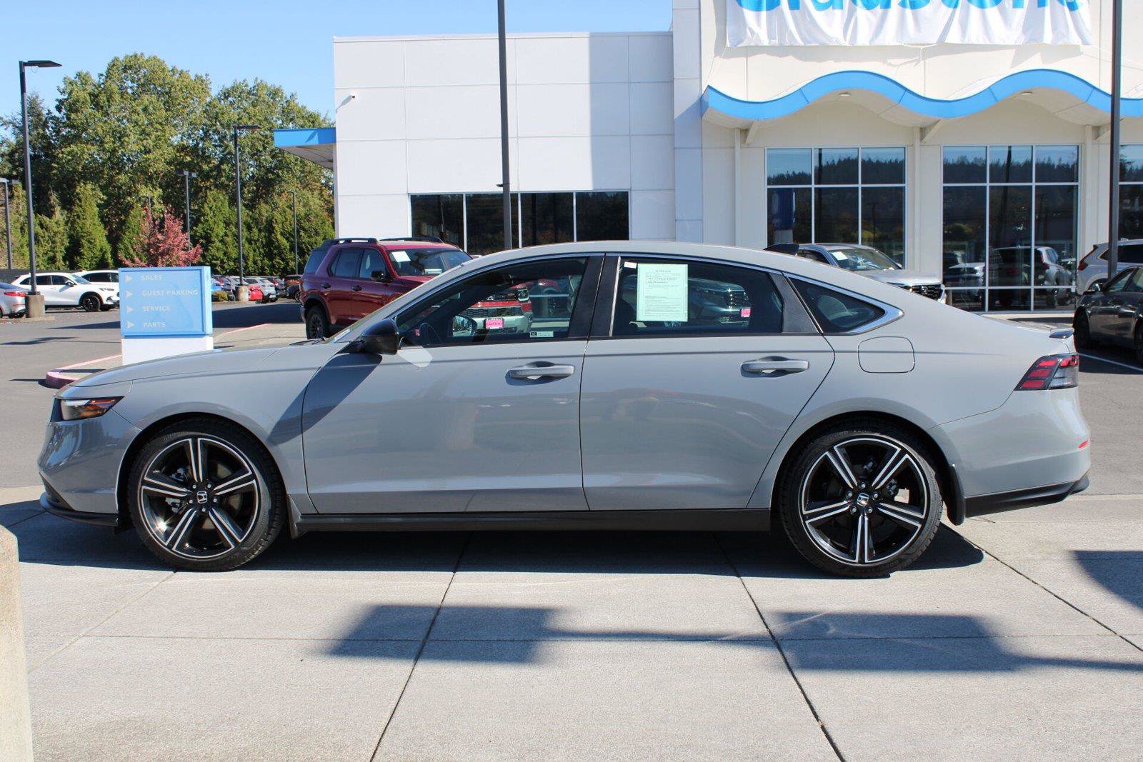 Used 2023 Honda Accord Sport image 2