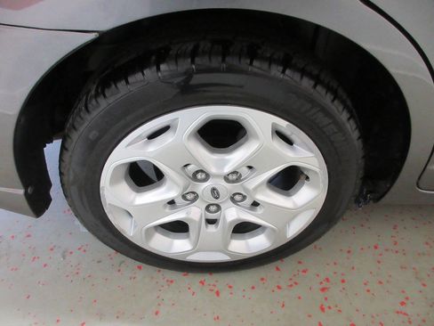 Used 2011 Ford Fusion SE w/ 202A Rapid Spec Order Code image 18