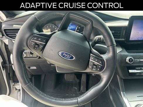 Used 2020 Ford Explorer XLT w/ Equipment Group 202A AWD/4WD image 17