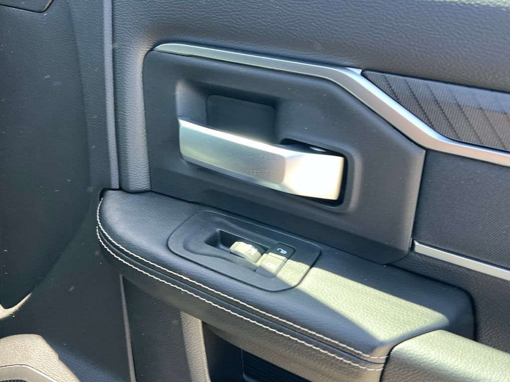 New 2026 RAM 2500 Big Horn AWD/4WD image 15