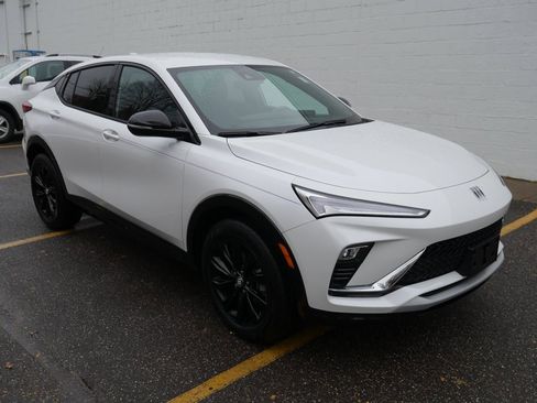 Used 2024 Buick Envista Sport Touring w/ Convenience I Package image 2