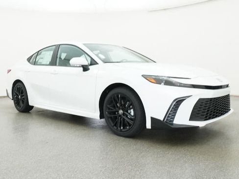 New 2026 Toyota Camry SE image 29