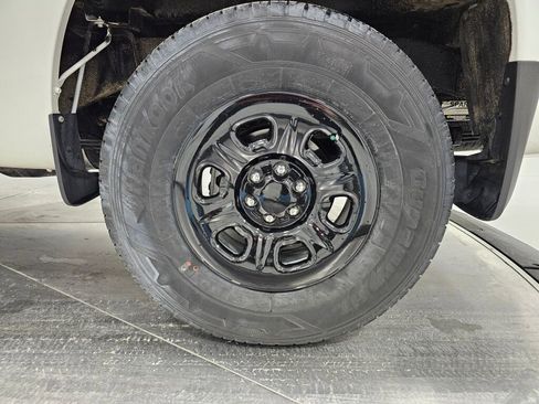 Used 2025 Nissan Frontier S AWD/4WD image 9