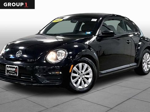Used 2018 Volkswagen Beetle 2.0T S image 1