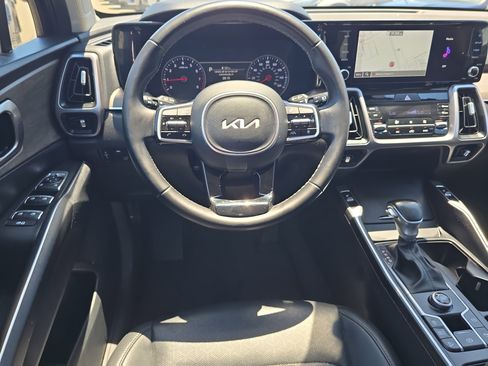 Certified 2023 Kia Sorento EX w/ Panoramic Sunroof Package FWD image 14