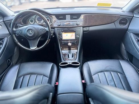 Used 2010 Mercedes-Benz CLS 550 image 12