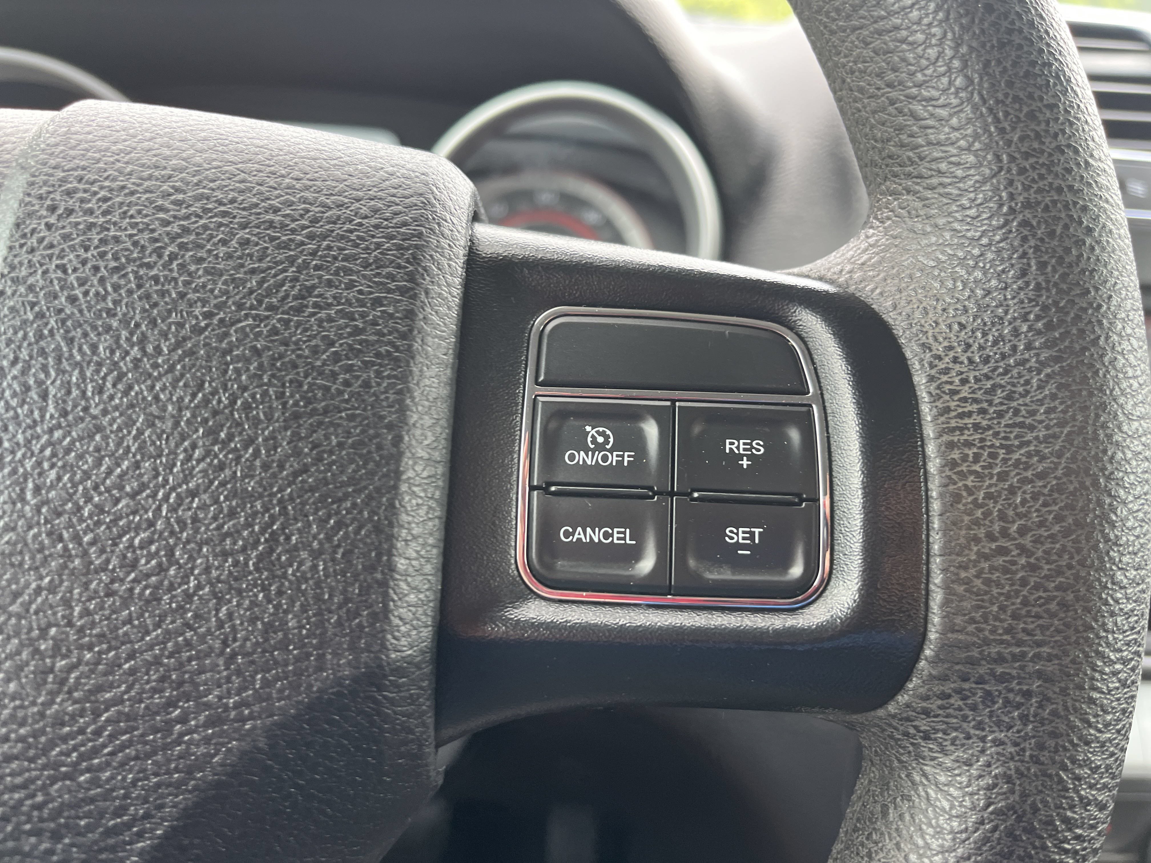 Used 2018 Dodge Journey SE w/ Blacktop Package FWD image 18